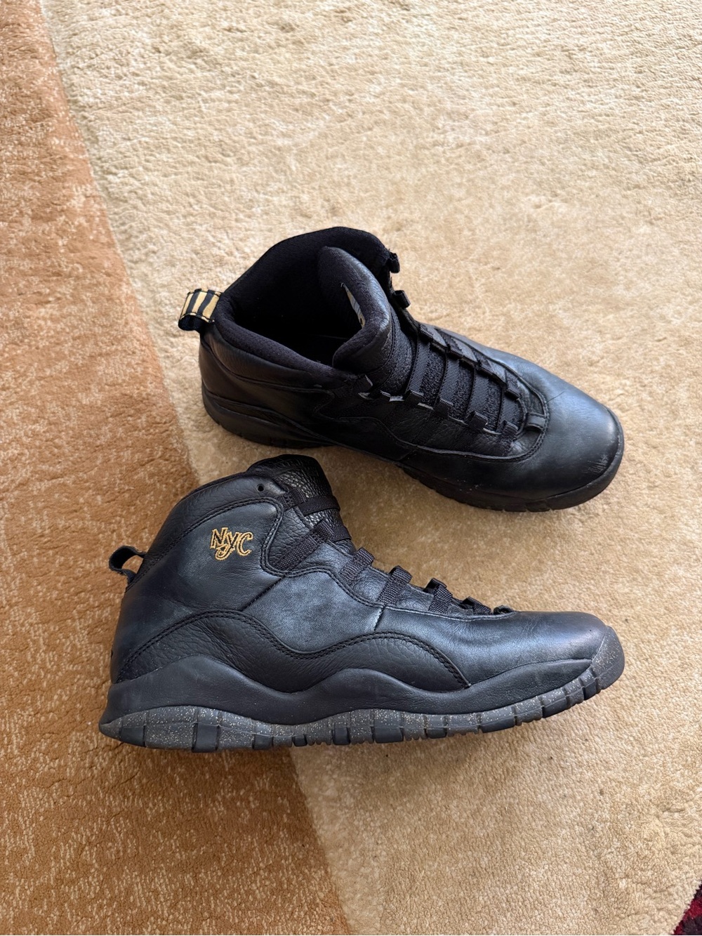 AIR JORDAN RETRO "NYC" BLACK METALLIC GOLD 2015 RARE 310806-012